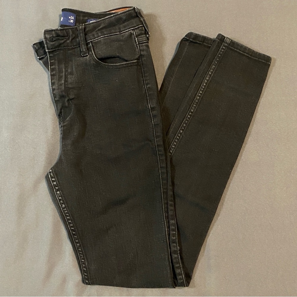Hollister Size 0R Black Skinny Jeans. W24 L30